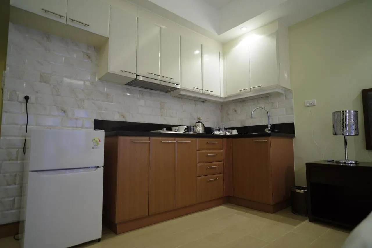 Luxe In Venice Taguig Aparthotel