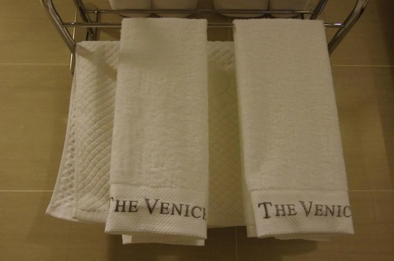 Aparthotel Luxe In Venice Taguig