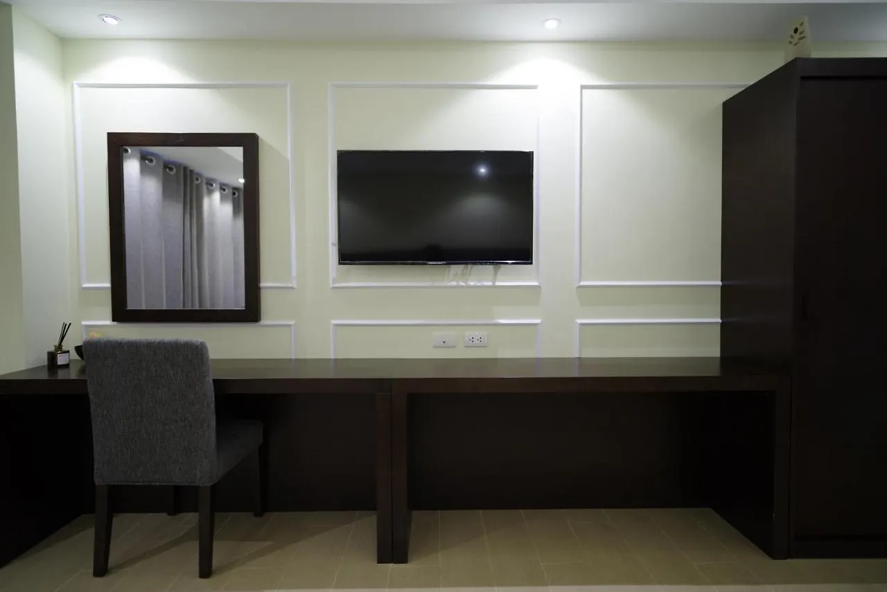 Aparthotel Luxe In Venice Taguig